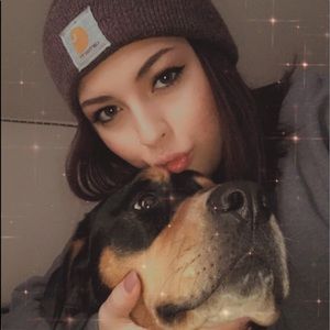 Meet your Posher, Kaela